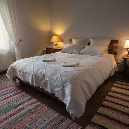 Divas Istabas Appartement Saldus Buitenkant foto
